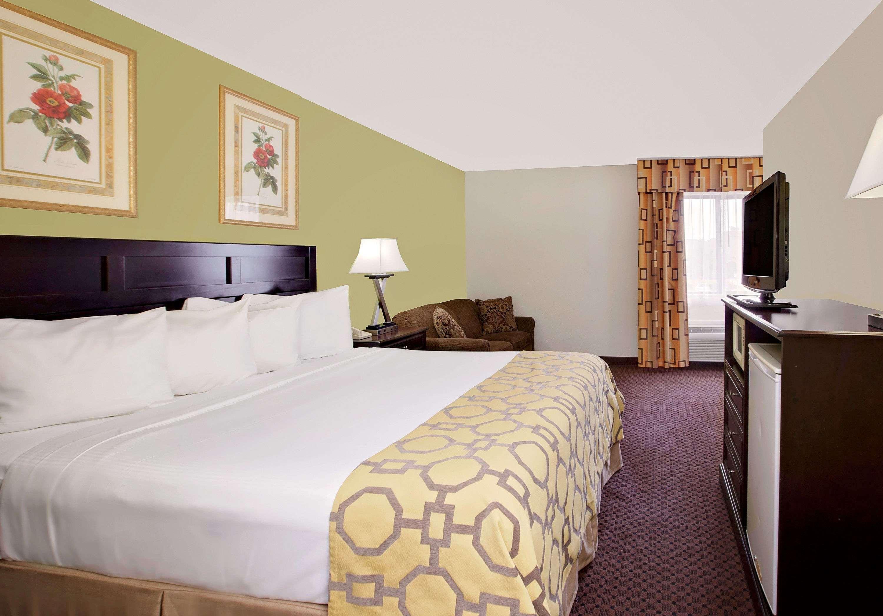 Baymont By Wyndham Battle Creek Downtown Hotel Exterior photo