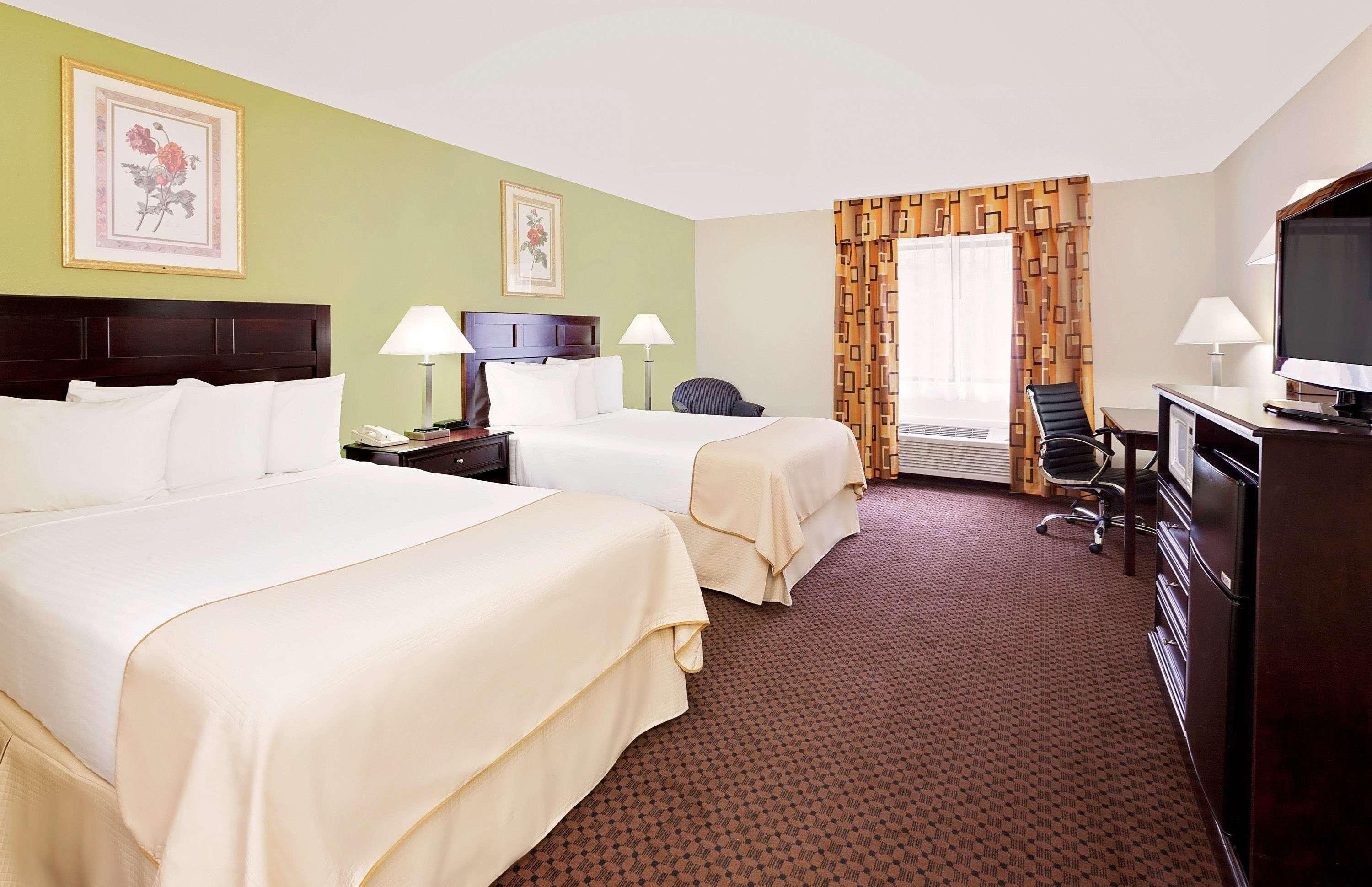 Baymont By Wyndham Battle Creek Downtown Hotel Exterior photo