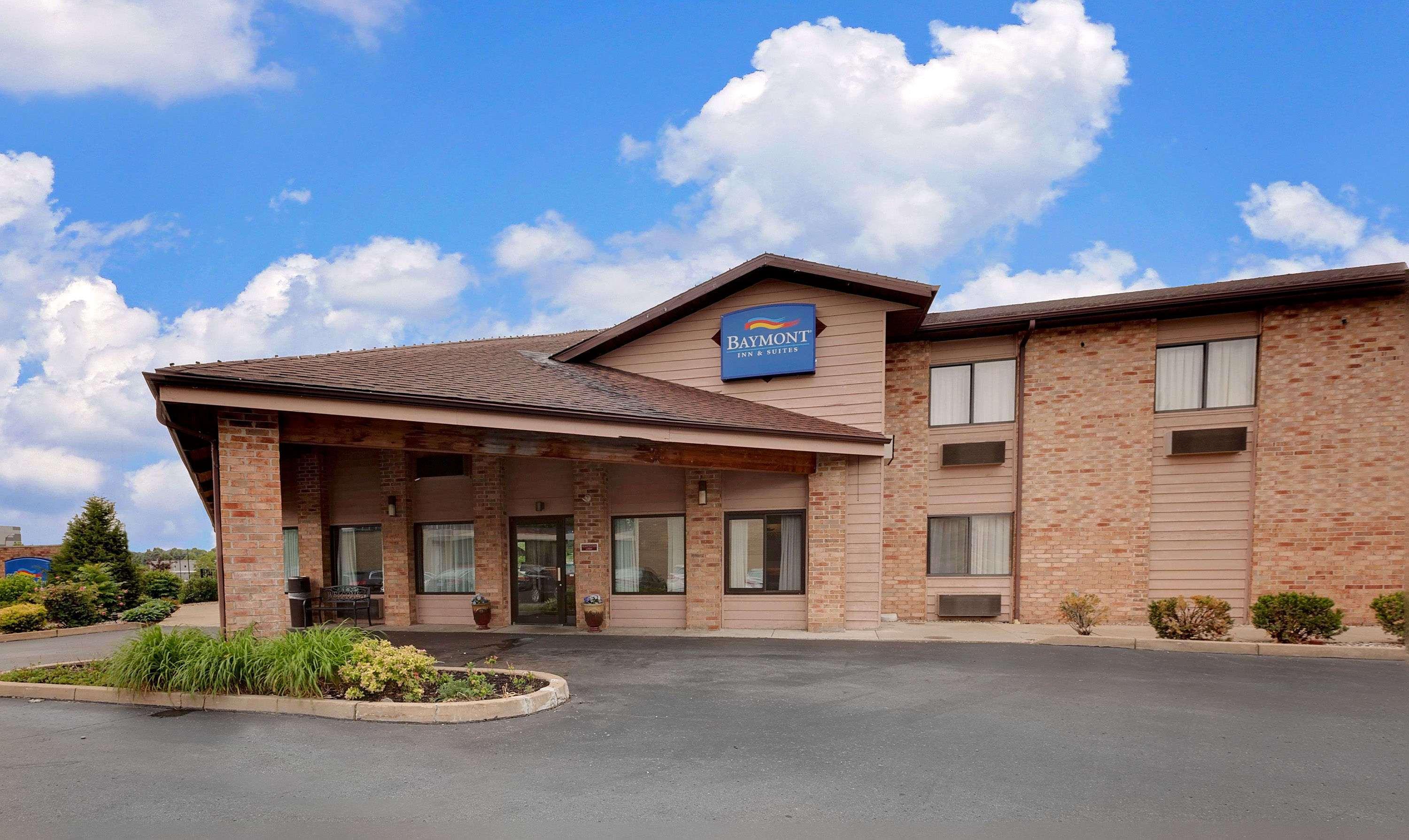 Baymont By Wyndham Battle Creek Downtown Hotel Exterior photo